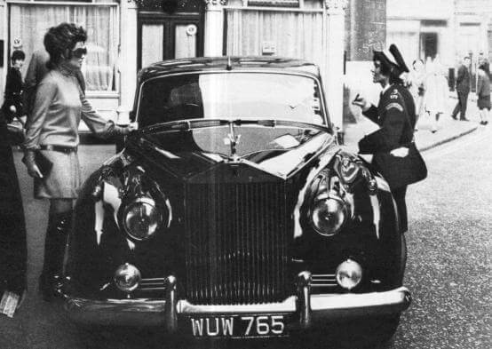 Claudia Cardinale Rolls Royce Silver CLOUD