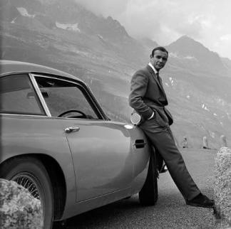 James BOND Aston Martin